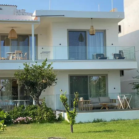 Ammos Luxury Apartahotel